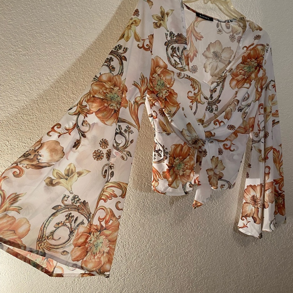Floral print Vneck long Bell sleeves - beautiful blouse